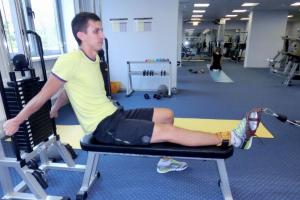Upper pulley exercise – crossover training: an alternative to classic gym exercises Cable row with straight arms
